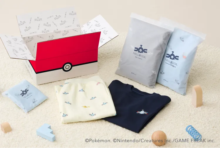モンスターボール風デザインの特別BOXと同梱物